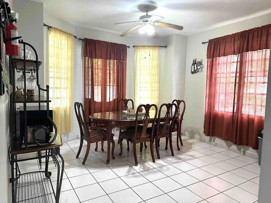 Bamboo House- Villa Rincón